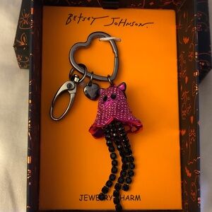 Betsey Johnson Gunmetal Tone & Fuchsia Crystal Cat Ghost + Fringe Key Chain NIB